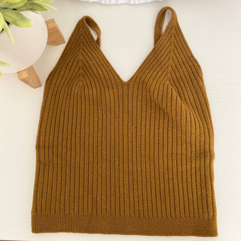 Sold✨Mustard Ribbed crop top